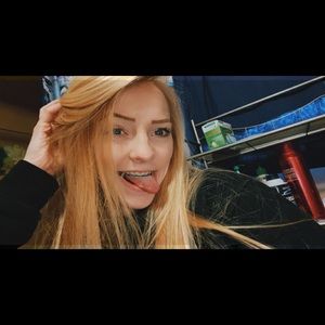 Meet your Posher, Lexie